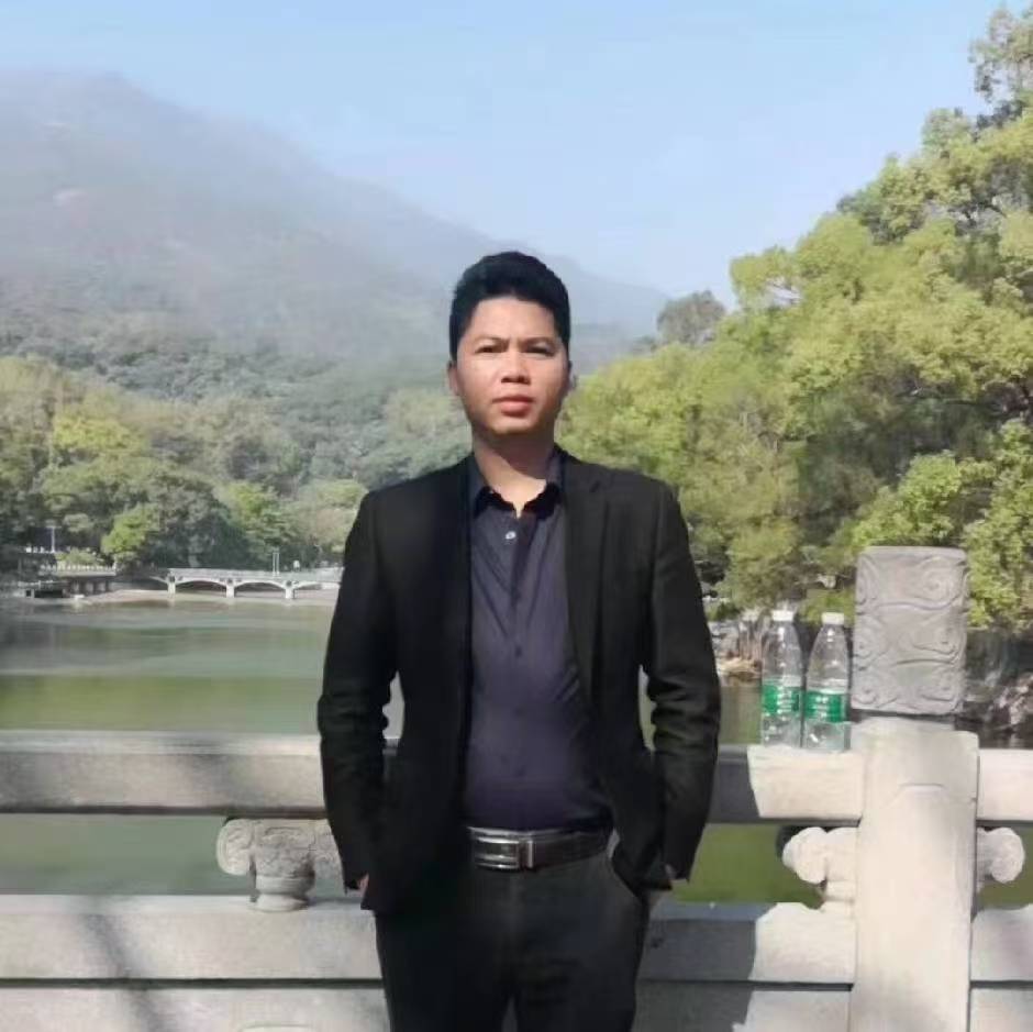 Mr. Dang, Production Supervisor at BeeHappy Technology